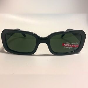 X SOLD X y2k Roxy Capri Sunglasses